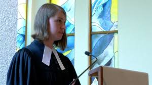 Junge Pfarrerin Junge Pfarrerin